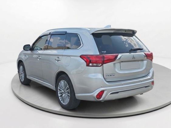 MITSUBISHI OUTLANDER 2.4 PHEV Kaiteki+ Auto 4WD 2020 de segunda mano