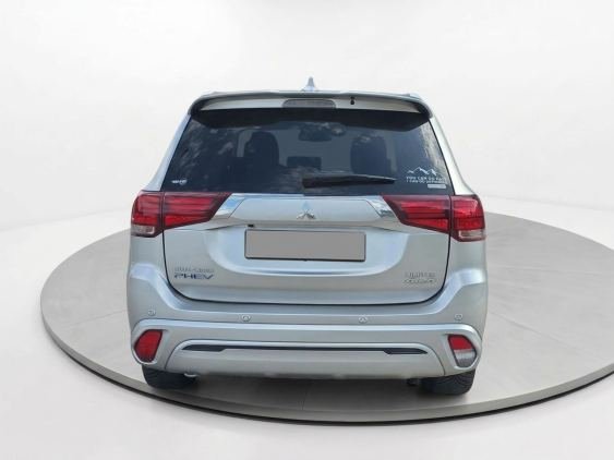 MITSUBISHI OUTLANDER 2.4 PHEV Kaiteki+ Auto 4WD 2020 de segunda mano