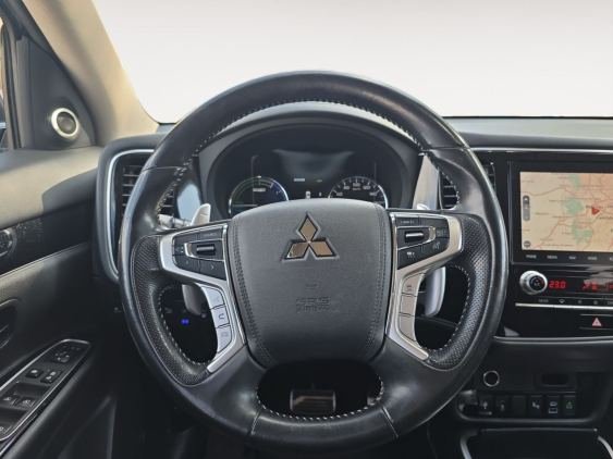 MITSUBISHI OUTLANDER 2.4 PHEV Kaiteki+ Auto 4WD 2020 de segunda mano