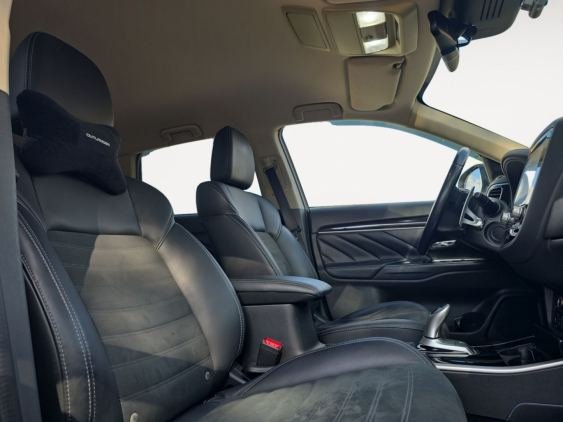 MITSUBISHI OUTLANDER 2.4 PHEV Kaiteki+ Auto 4WD 2020 de segunda mano
