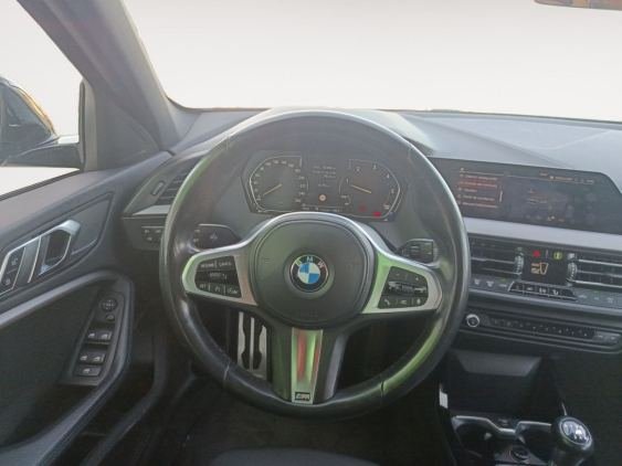 BMW SERIE 1 118d 2021 de segunda mano