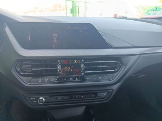 BMW SERIE 1 118d 2021 de segunda mano