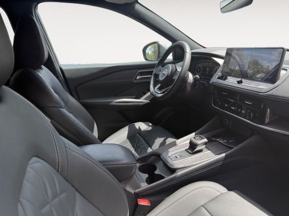 NISSAN QASHQAI DIG-T 117kW (158CV) mHEV CVT Tekna Prem. 2025 de segunda mano