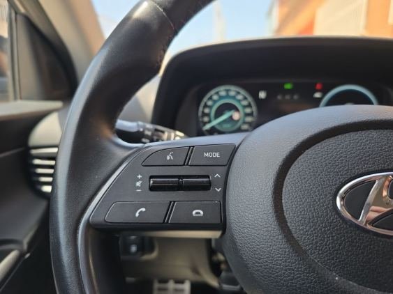HYUNDAI BAYON 1.0 TGDI 74kW (100CV) 48V Maxx 2023 de segunda mano