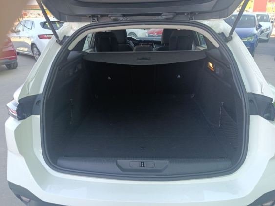 PEUGEOT 308 SW Active Pack BlueHDi 130 S&S EAT8 2022 de segunda mano