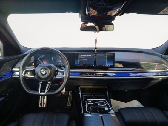 BMW SERIE 7 740d xDrive 2022 de segunda mano