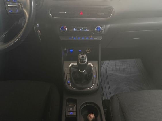 HYUNDAI KONA 1.0 TGDI 48V Tecno 4X2 2022 de segunda mano