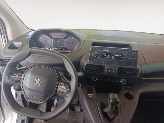 PEUGEOT PARTNER PRO STANDARD 8 2022 de segunda mano