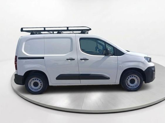 PEUGEOT PARTNER PRO STANDARD 8 2022 de segunda mano