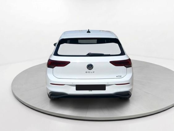 VOLKSWAGEN GOLF Life 1.0 eTSI 81kW (110CV) DSG 2023 de segunda mano
