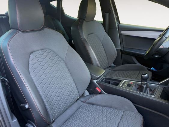 SEAT LEÓN 1.0 TSI 81kW S&S FR 25 Aniversario 2024 de segunda mano