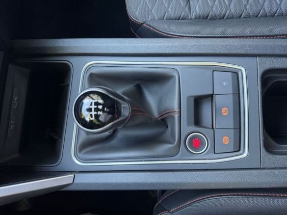 SEAT LEÓN 1.0 TSI 81kW S&S FR 25 Aniversario 2024 de segunda mano