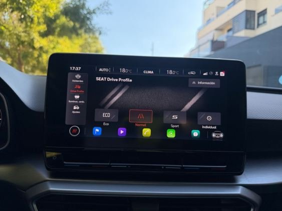SEAT LEÓN 1.0 TSI 81kW S&S FR 25 Aniversario 2024 de segunda mano