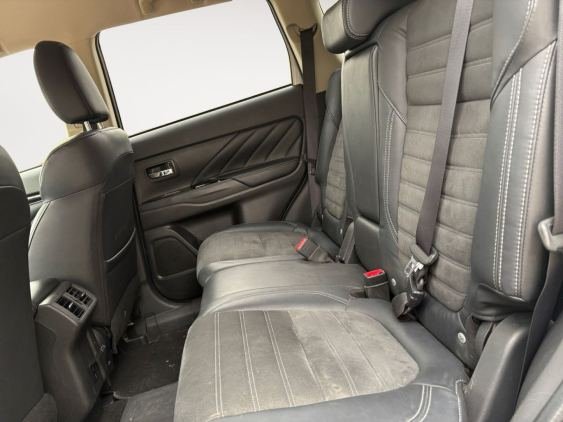 MITSUBISHI OUTLANDER 2.4 PHEV Motion Auto 4WD MY19.5 2019 de segunda mano