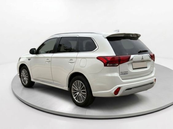 MITSUBISHI OUTLANDER 2.4 PHEV Motion Auto 4WD MY19.5 2019 de segunda mano