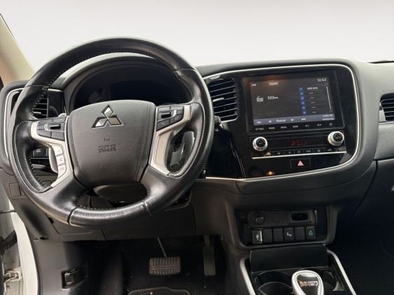 MITSUBISHI OUTLANDER 2.4 PHEV Motion Auto 4WD MY19.5 2019 de segunda mano