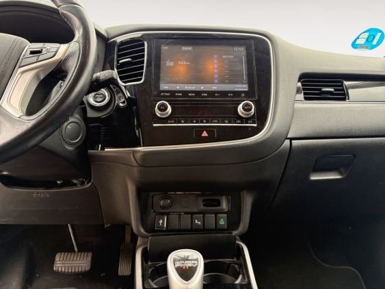 MITSUBISHI OUTLANDER 2.4 PHEV Motion Auto 4WD MY19.5 2019 de segunda mano