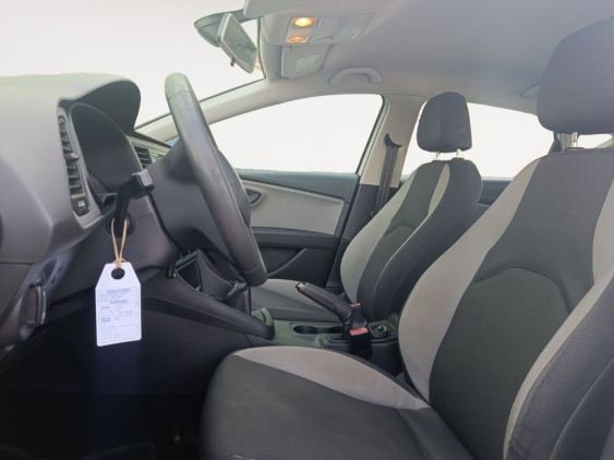 SEAT LEÓN 1.6 TDI 66kW (90CV) Reference Plus 2015 de segunda mano