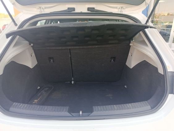 SEAT LEÓN 1.6 TDI 66kW (90CV) Reference Plus 2015 de segunda mano