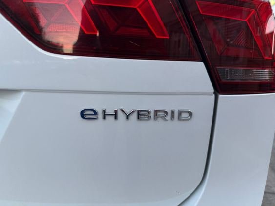 VOLKSWAGEN TIGUAN Life 1.4 TSI eHybrid 180kW (245CV) DSG 2022 de segunda mano