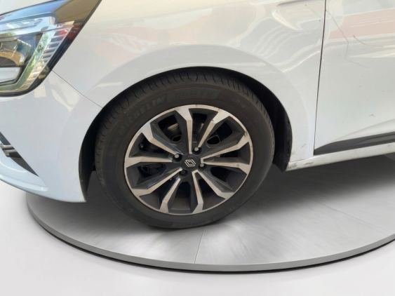 RENAULT CLIO de segunda mano