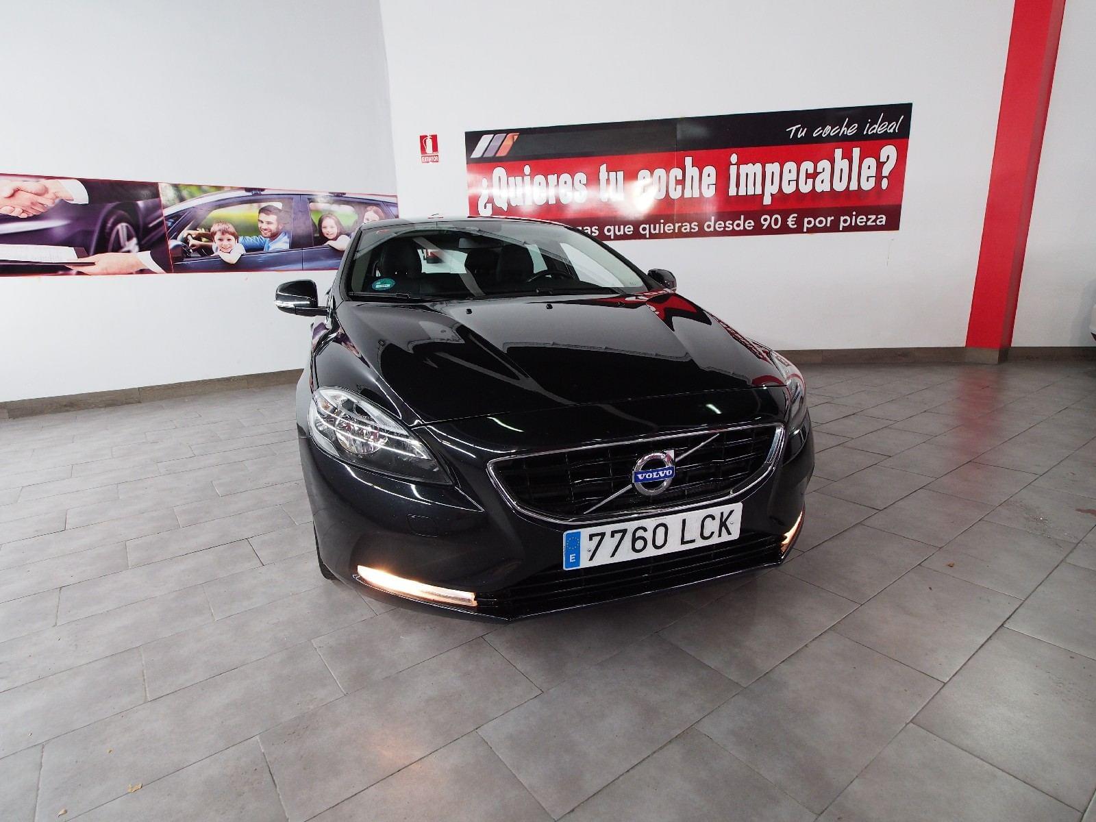 VOLVO V40 1.6 D2 MOMENTUM 0 