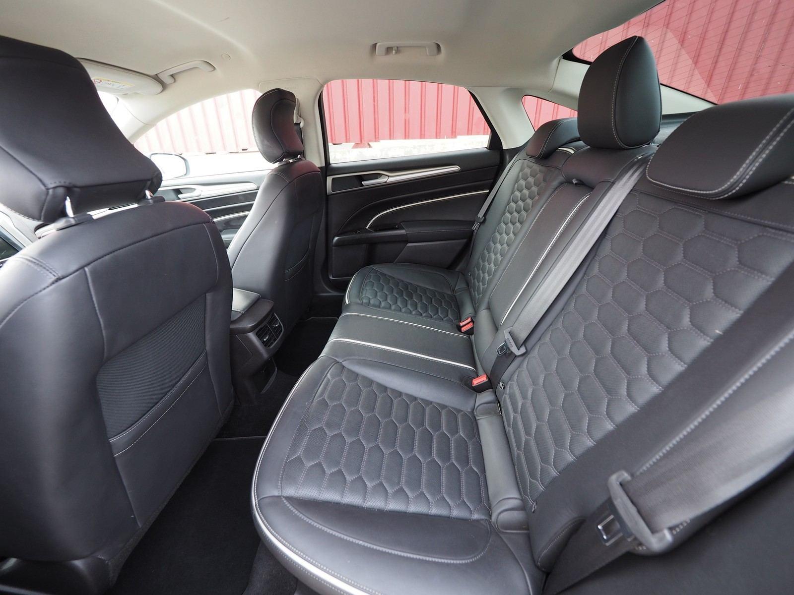 FORD MONDEO 2.0 HÍBRIDO 137KW AUTO VIGNALE HEV SEDAN 23 