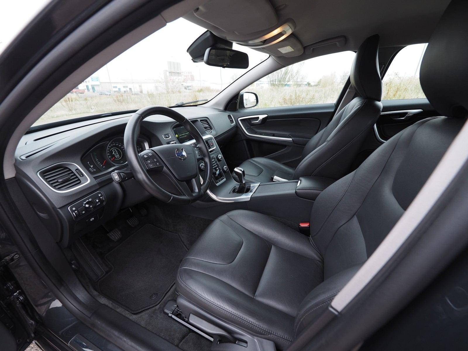 VOLVO V60 CROSS COUNTRY 2.0 D3 KINETIC 11 