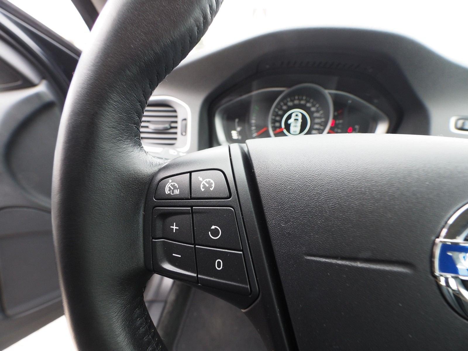 VOLVO V60 CROSS COUNTRY 2.0 D3 KINETIC 16 