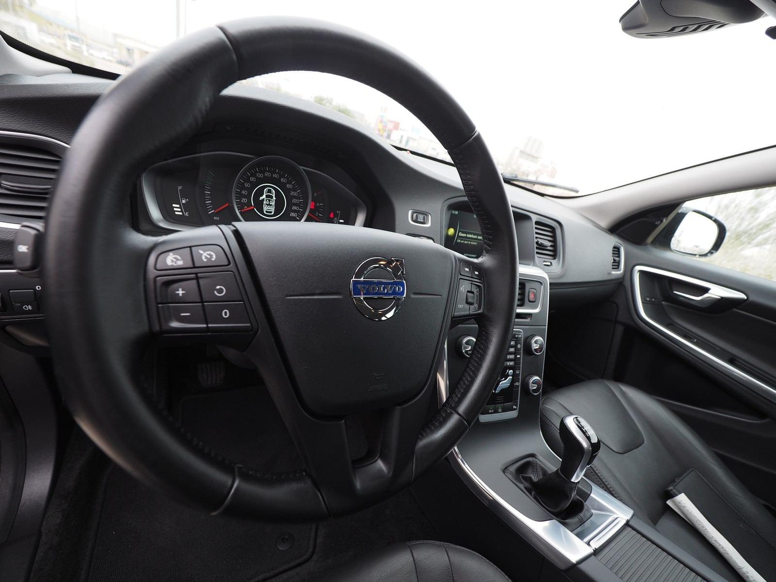VOLVO V60 CROSS COUNTRY 2.0 D3 KINETIC 19 