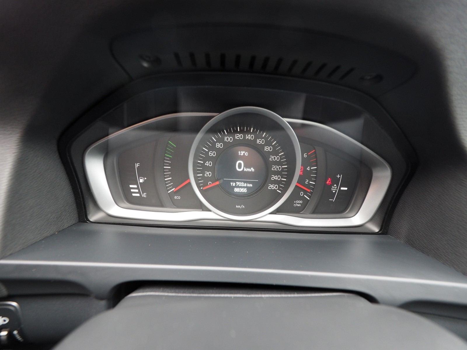 VOLVO V60 CROSS COUNTRY 2.0 D3 KINETIC 20 
