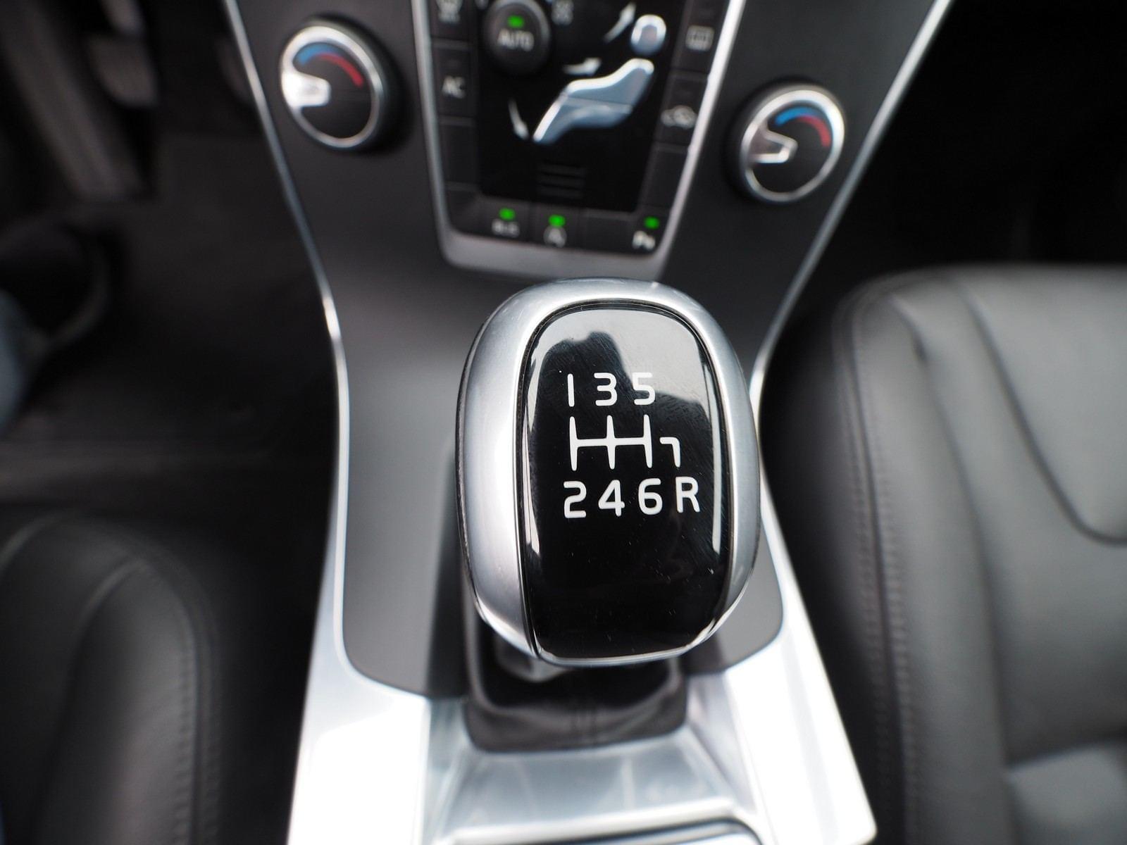 VOLVO V60 CROSS COUNTRY 2.0 D3 KINETIC 23 