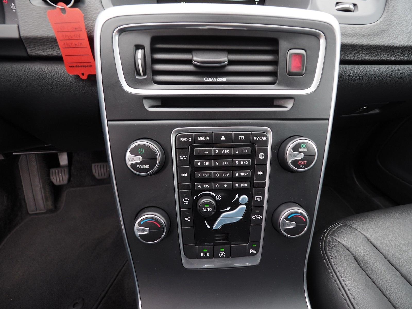 VOLVO V60 CROSS COUNTRY 2.0 D3 KINETIC 25 