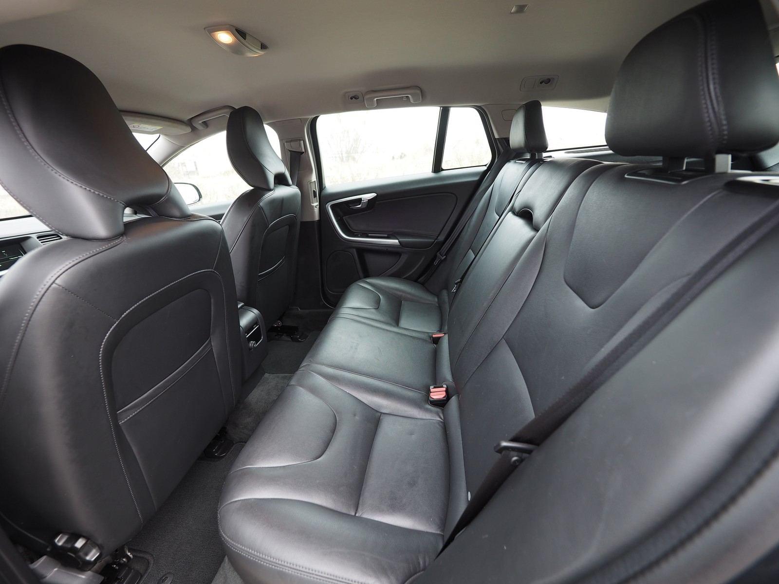 VOLVO V60 CROSS COUNTRY 2.0 D3 KINETIC 27 