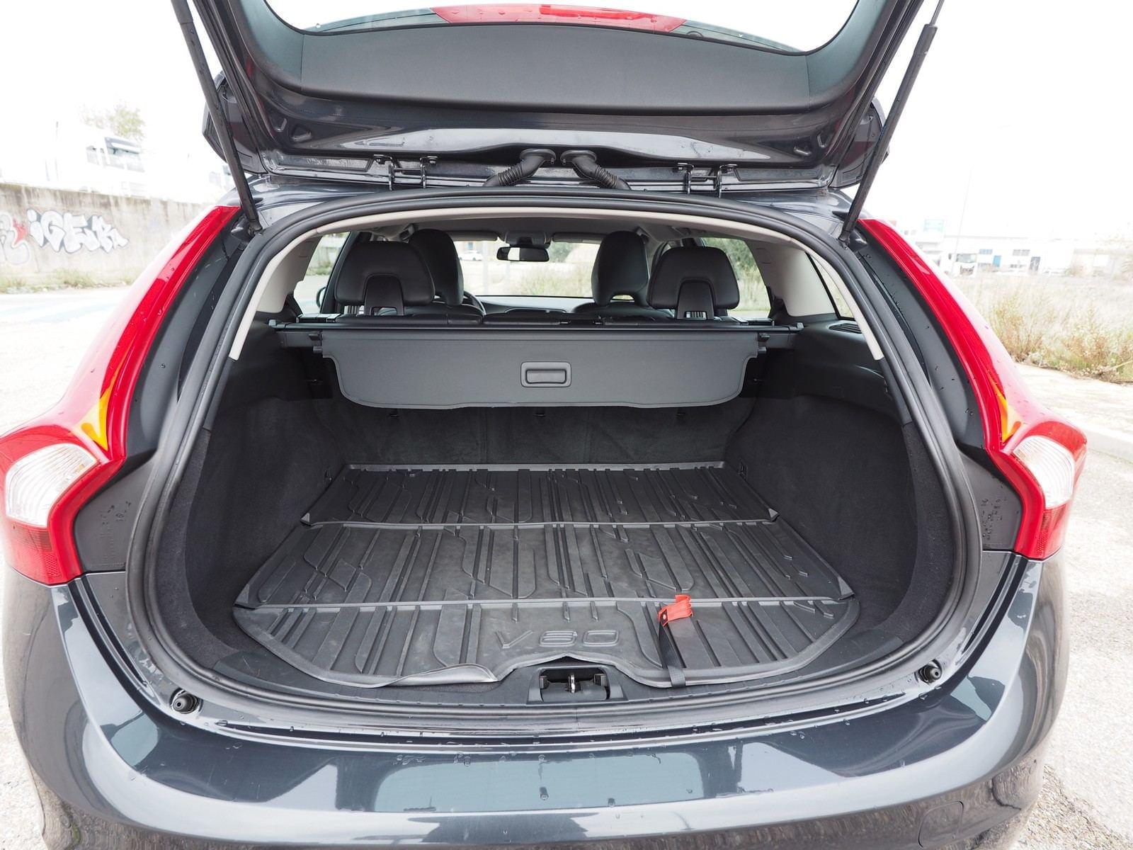 VOLVO V60 CROSS COUNTRY 2.0 D3 KINETIC 32 