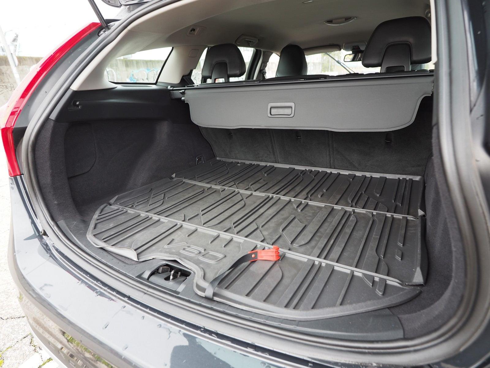 VOLVO V60 CROSS COUNTRY 2.0 D3 KINETIC 33 