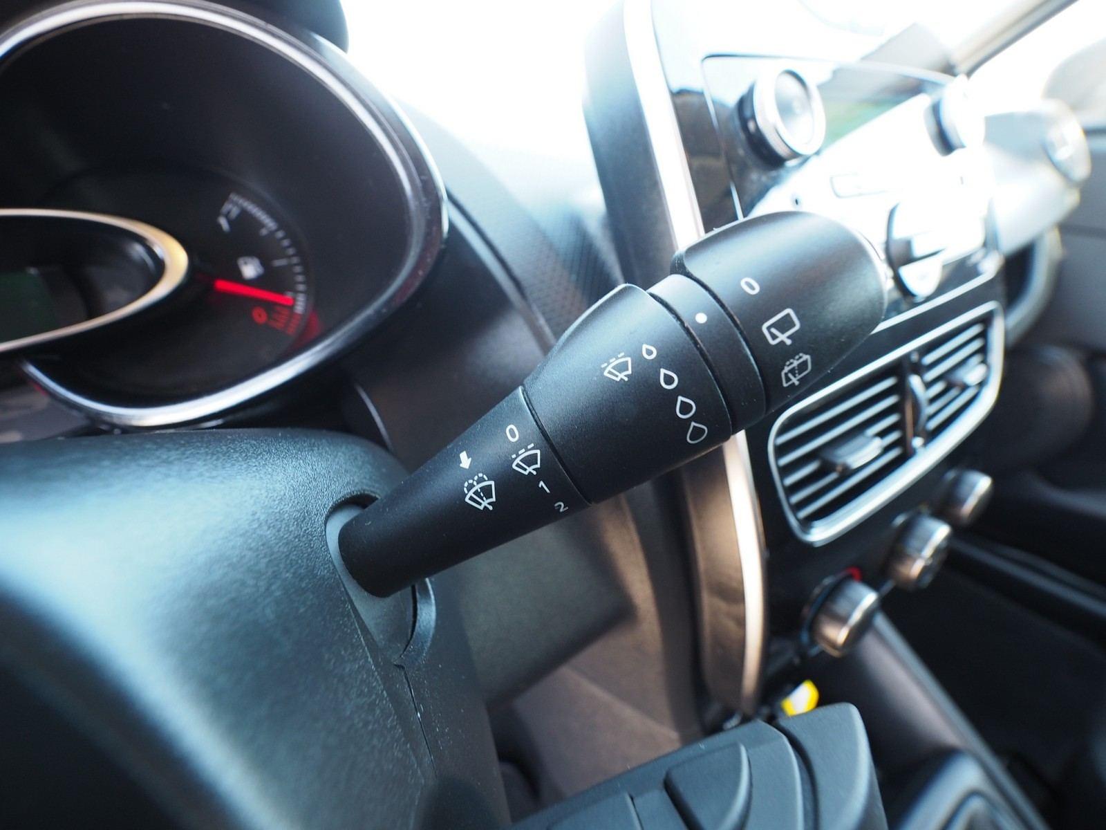 RENAULT CLIO SPORT TOU. BUSINESS EN. DCI 55 KW 75 CV 15 