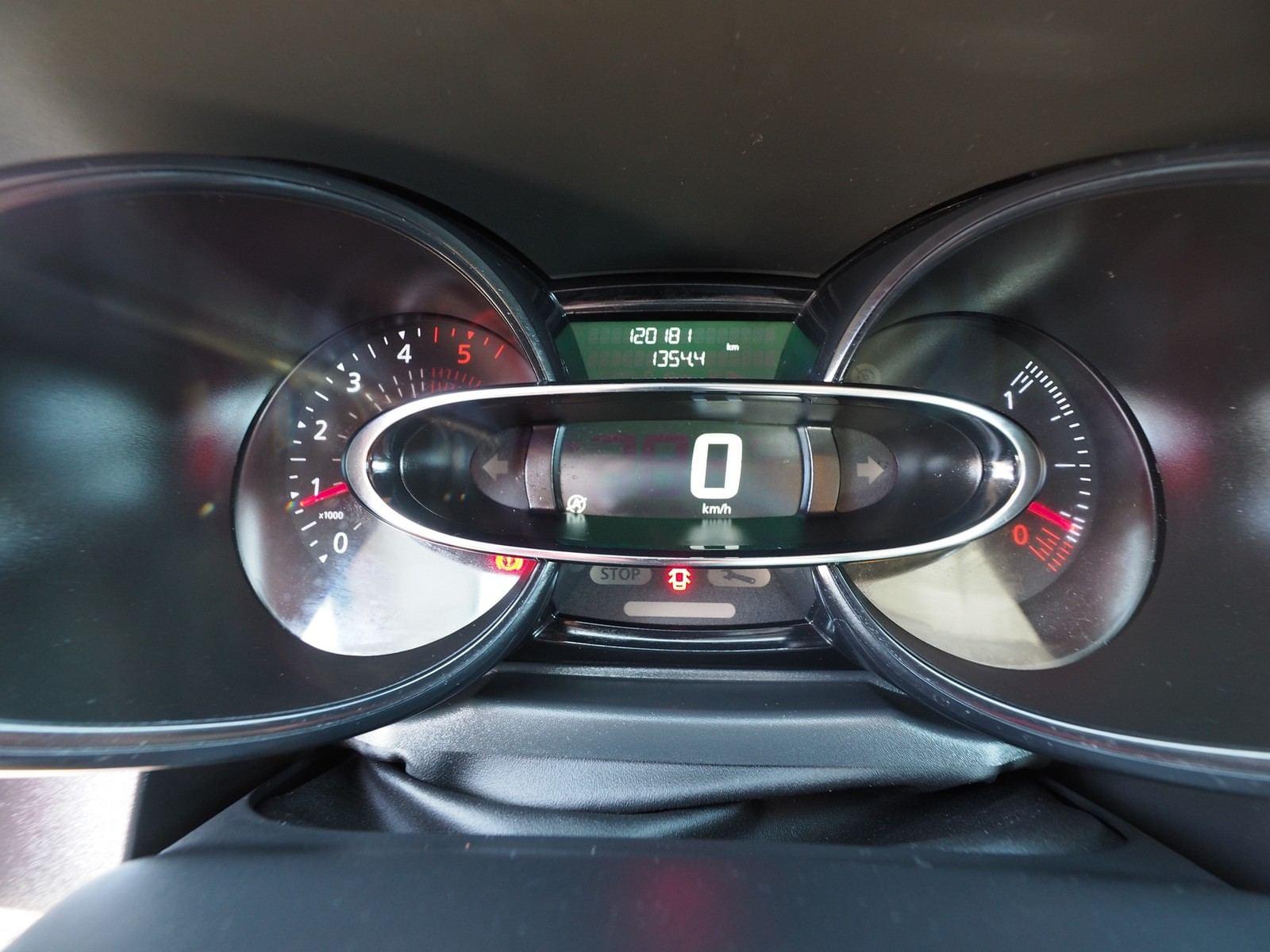 RENAULT CLIO SPORT TOU. BUSINESS EN. DCI 55 KW 75 CV 18 