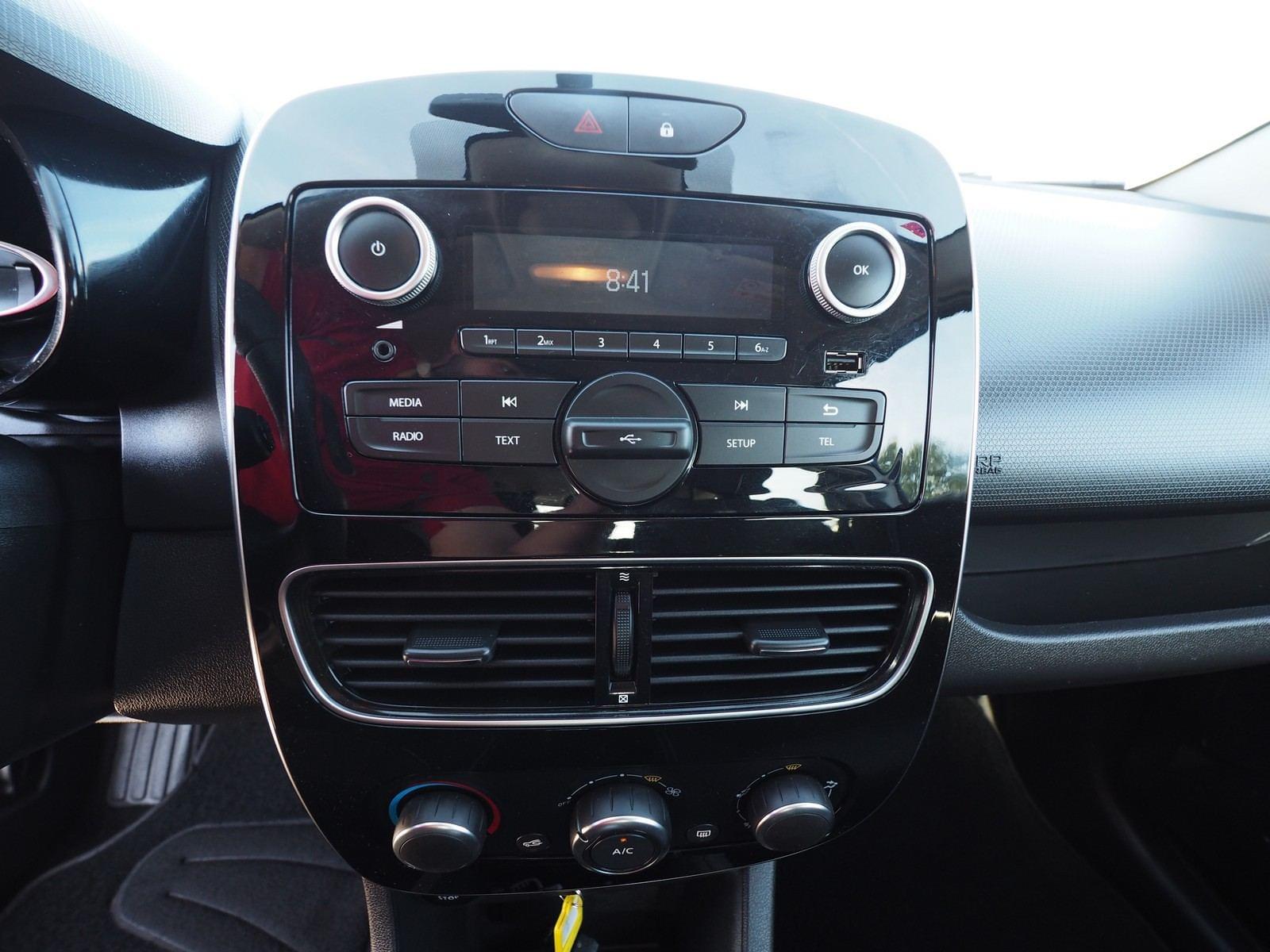 RENAULT CLIO SPORT TOU. BUSINESS EN. DCI 55 KW 75 CV 19 