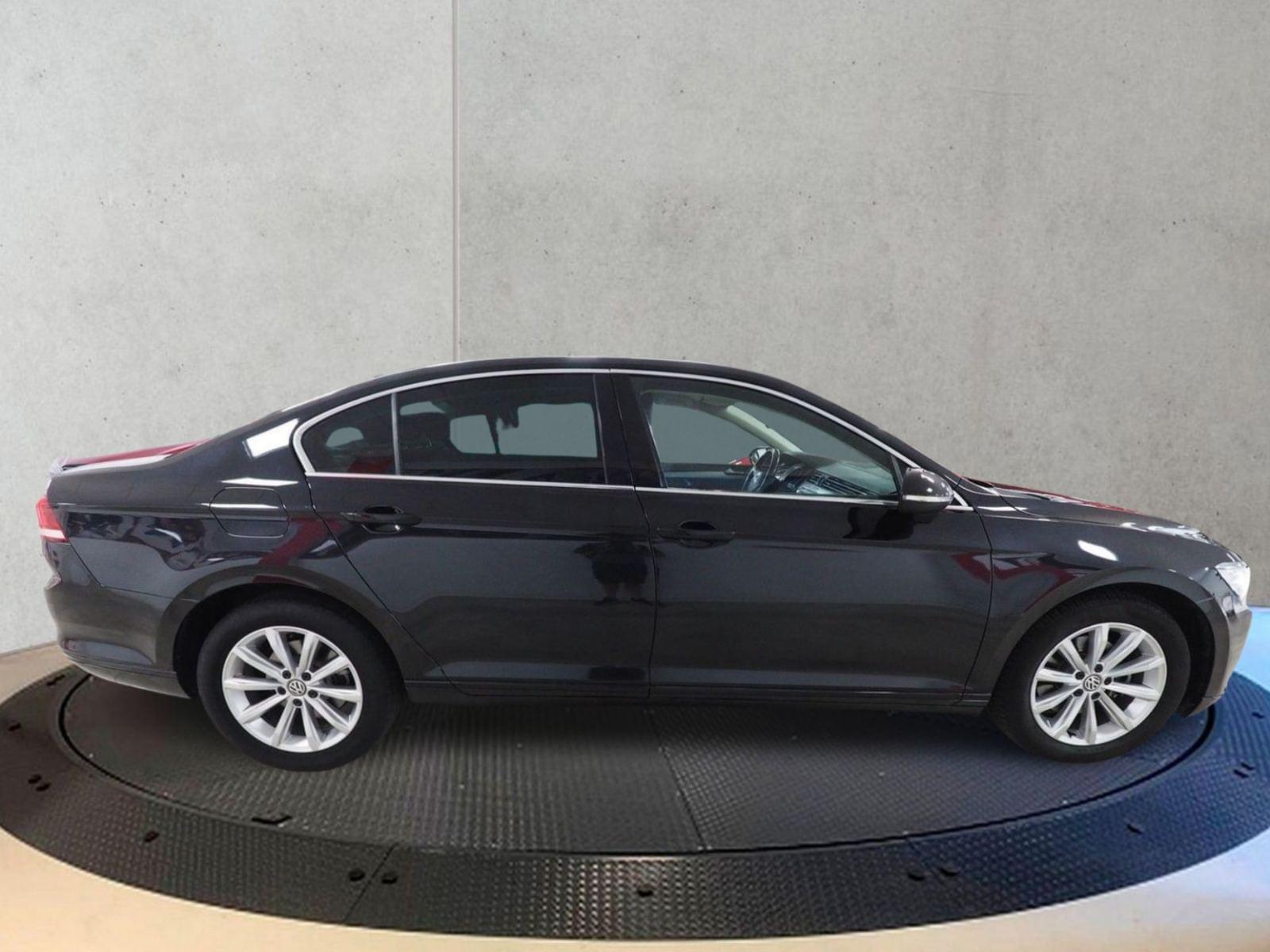 VOLKSWAGEN PASSAT ADVANCE 2.0 TDI 110 KW 150 CV BERLINA 3 