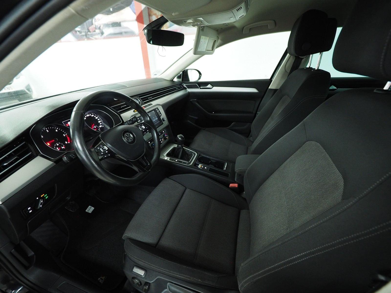 VOLKSWAGEN PASSAT ADVANCE 2.0 TDI 110 KW 150 CV BERLINA 11 