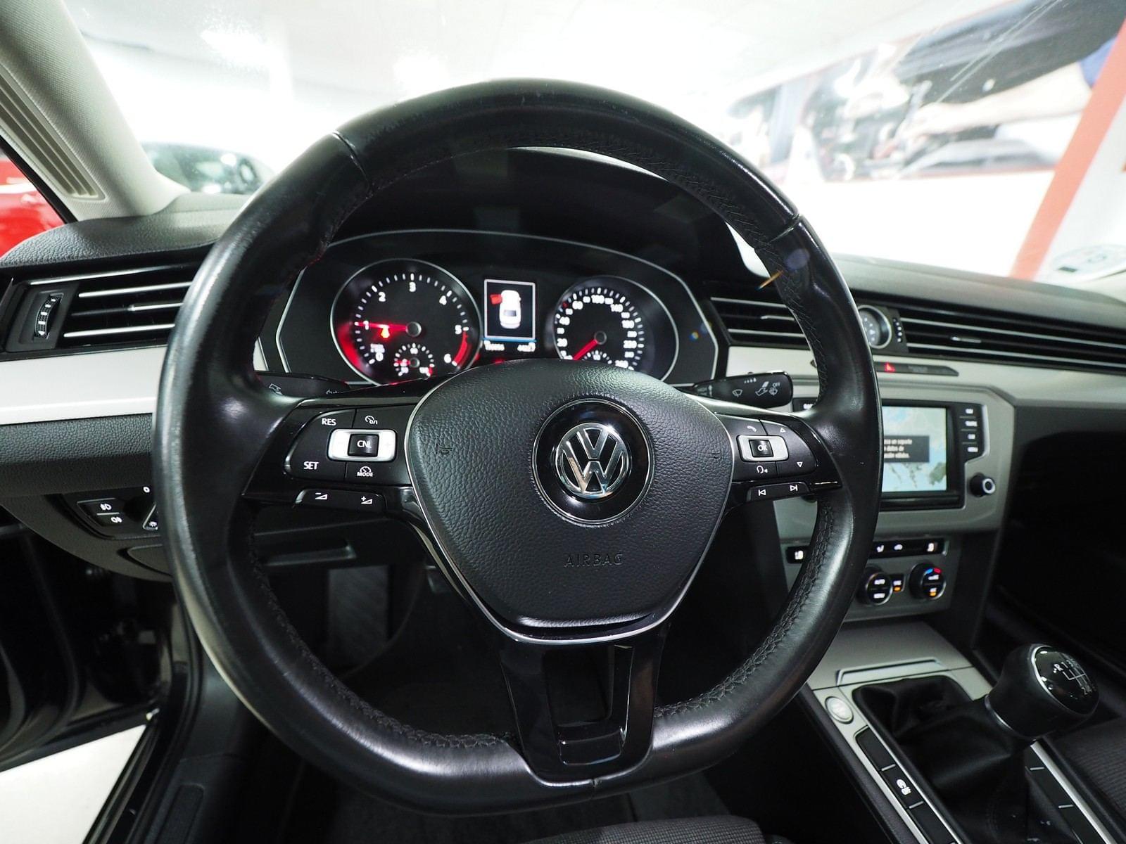 VOLKSWAGEN PASSAT ADVANCE 2.0 TDI 110 KW 150 CV BERLINA 24 