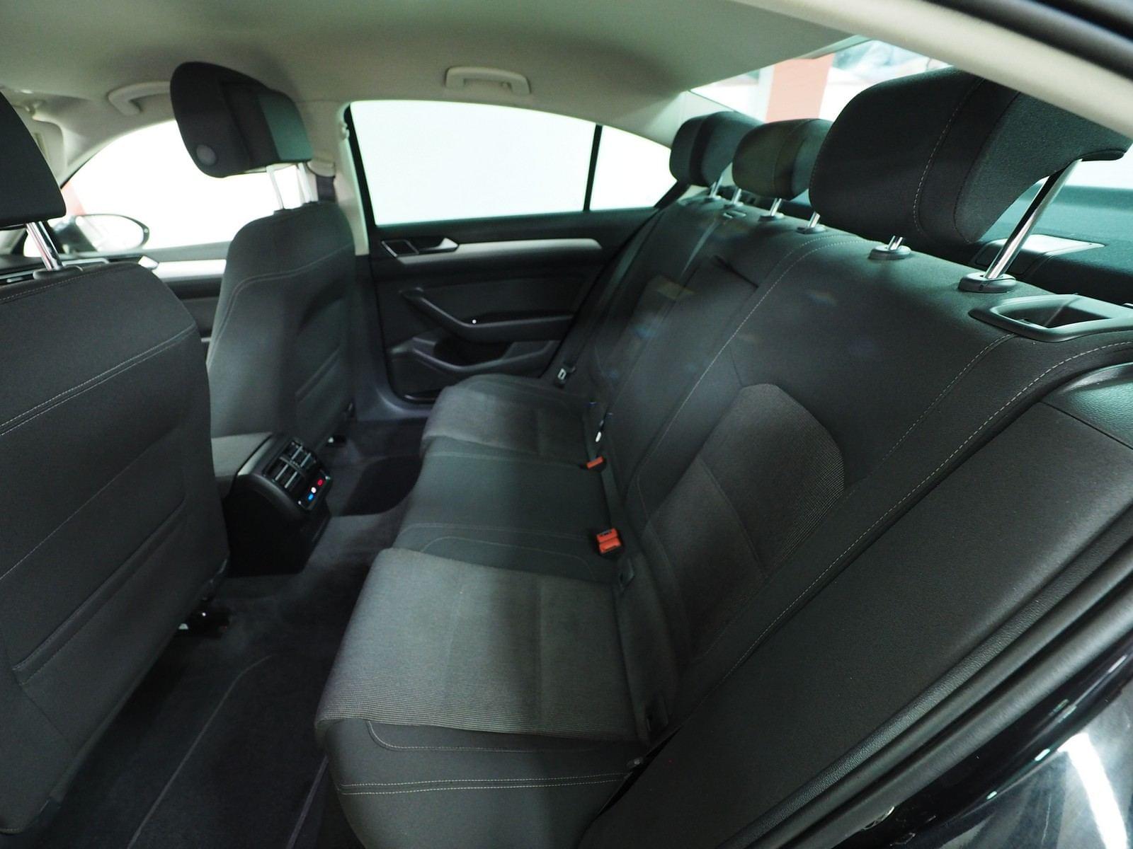 VOLKSWAGEN PASSAT ADVANCE 2.0 TDI 110 KW 150 CV BERLINA 25 