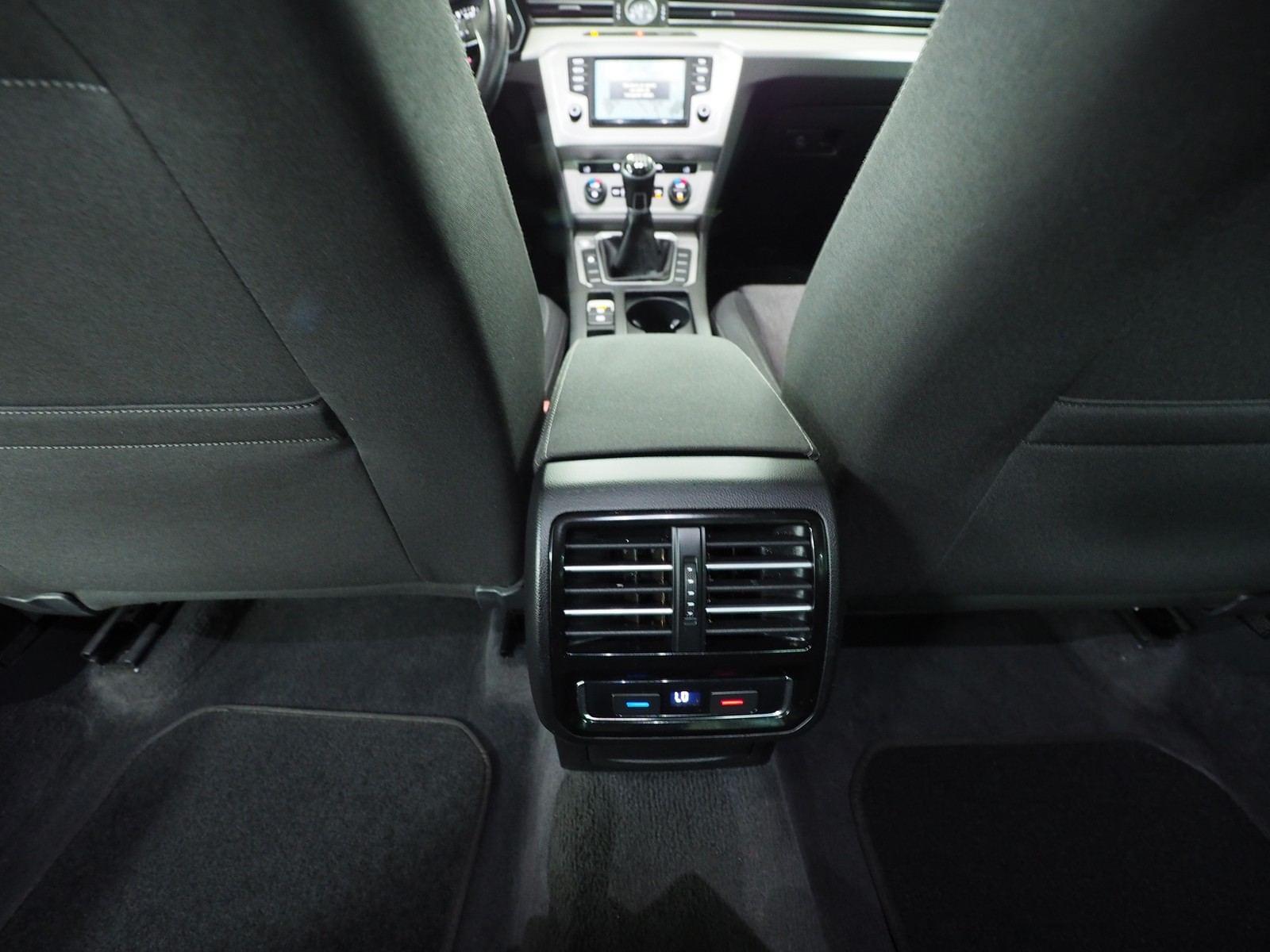 VOLKSWAGEN PASSAT ADVANCE 2.0 TDI 110 KW 150 CV BERLINA 27 