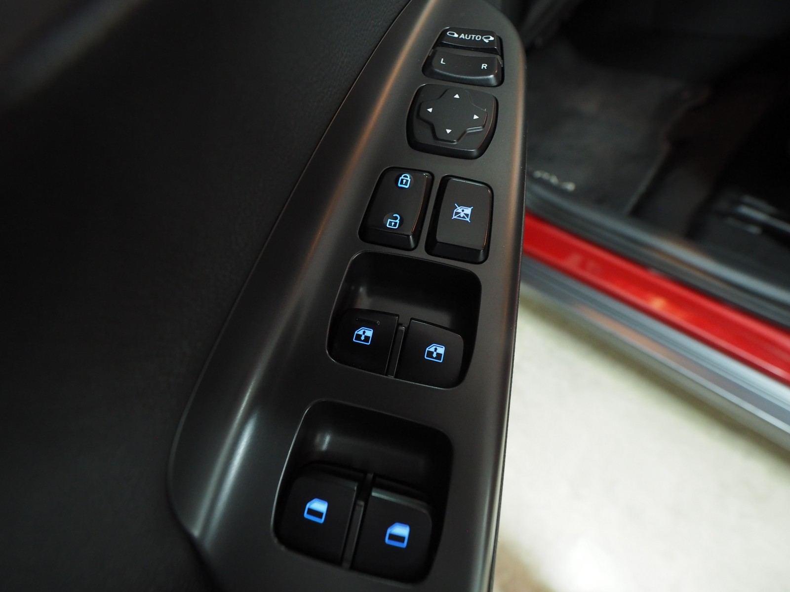 HYUNDAI KONA EV 150KW KLASS  204CV 450KM AUTONOM 10 