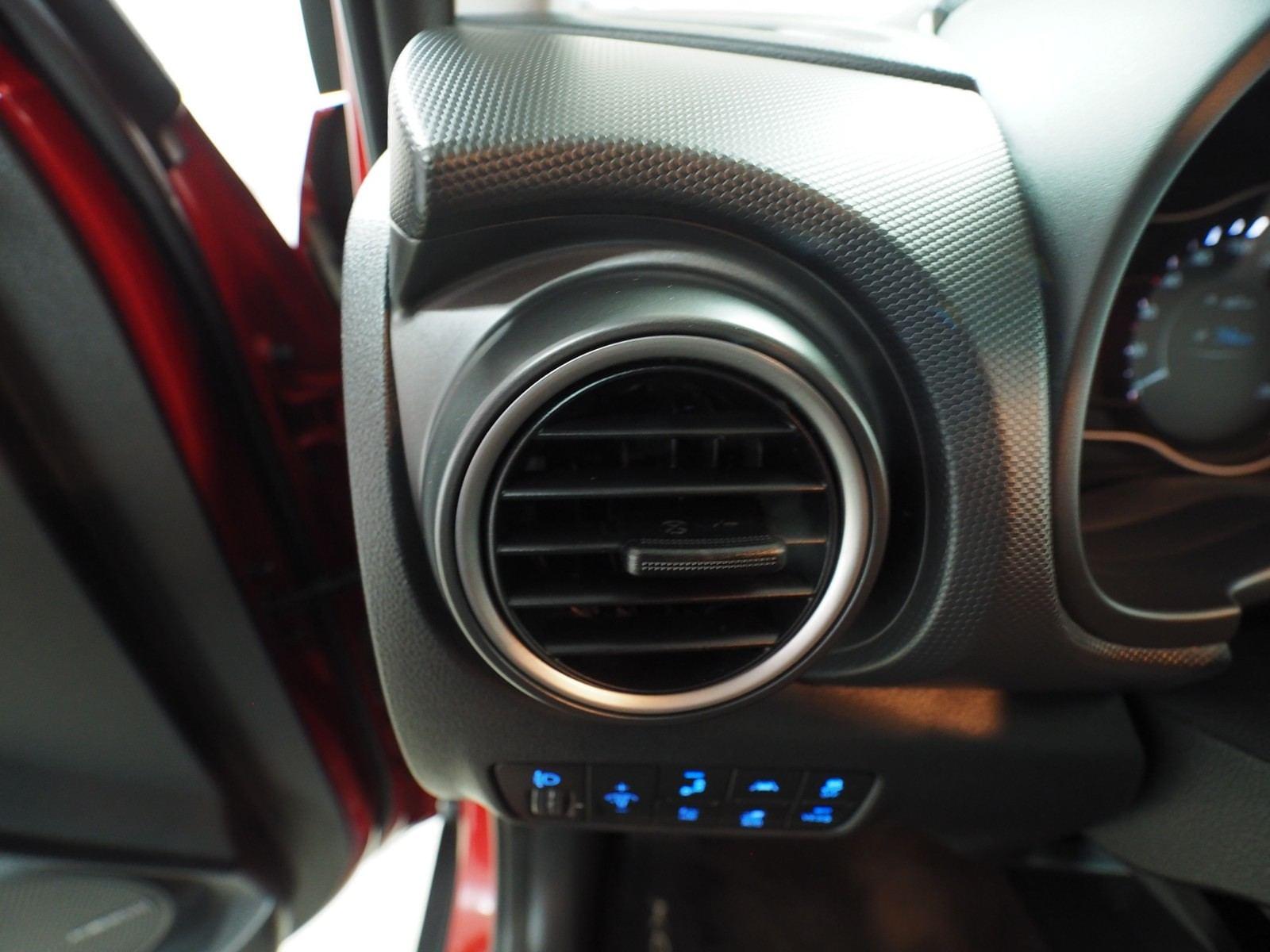 HYUNDAI KONA EV 150KW KLASS  204CV 450KM AUTONOM 11 