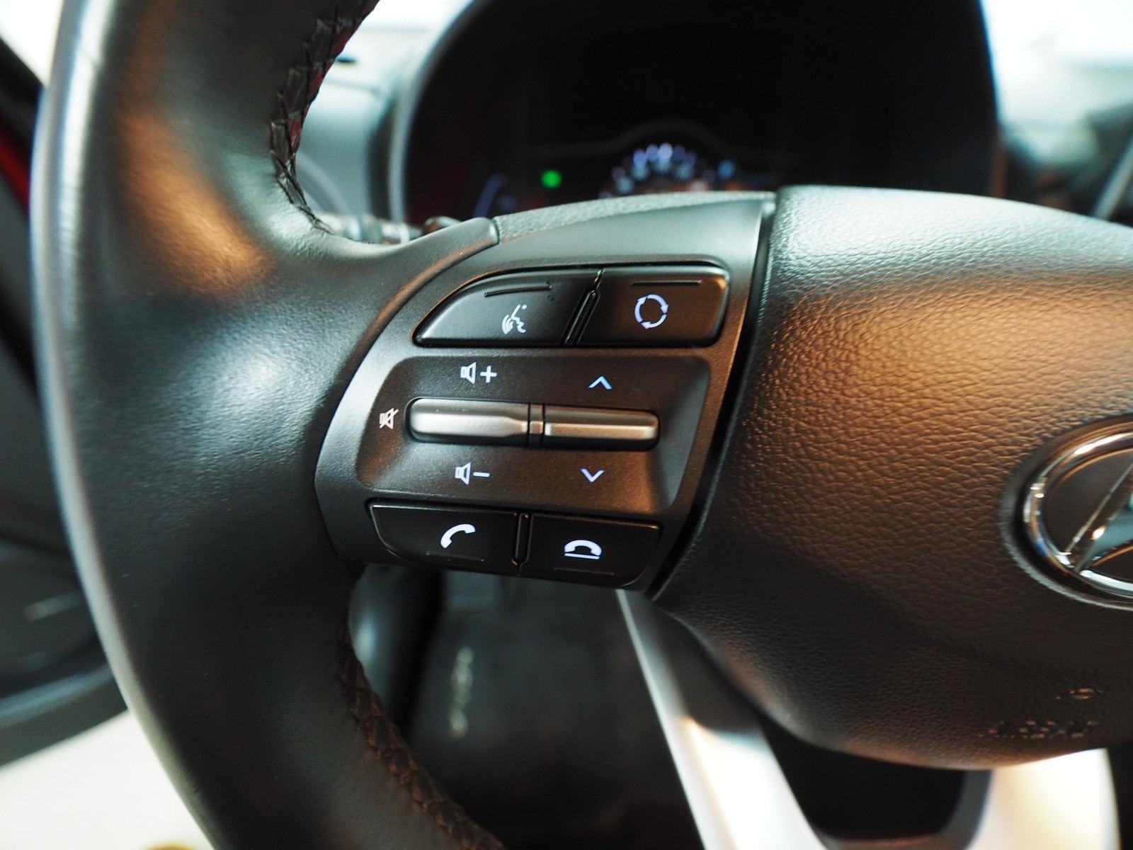 HYUNDAI KONA EV 150KW KLASS  204CV 450KM AUTONOM 13 