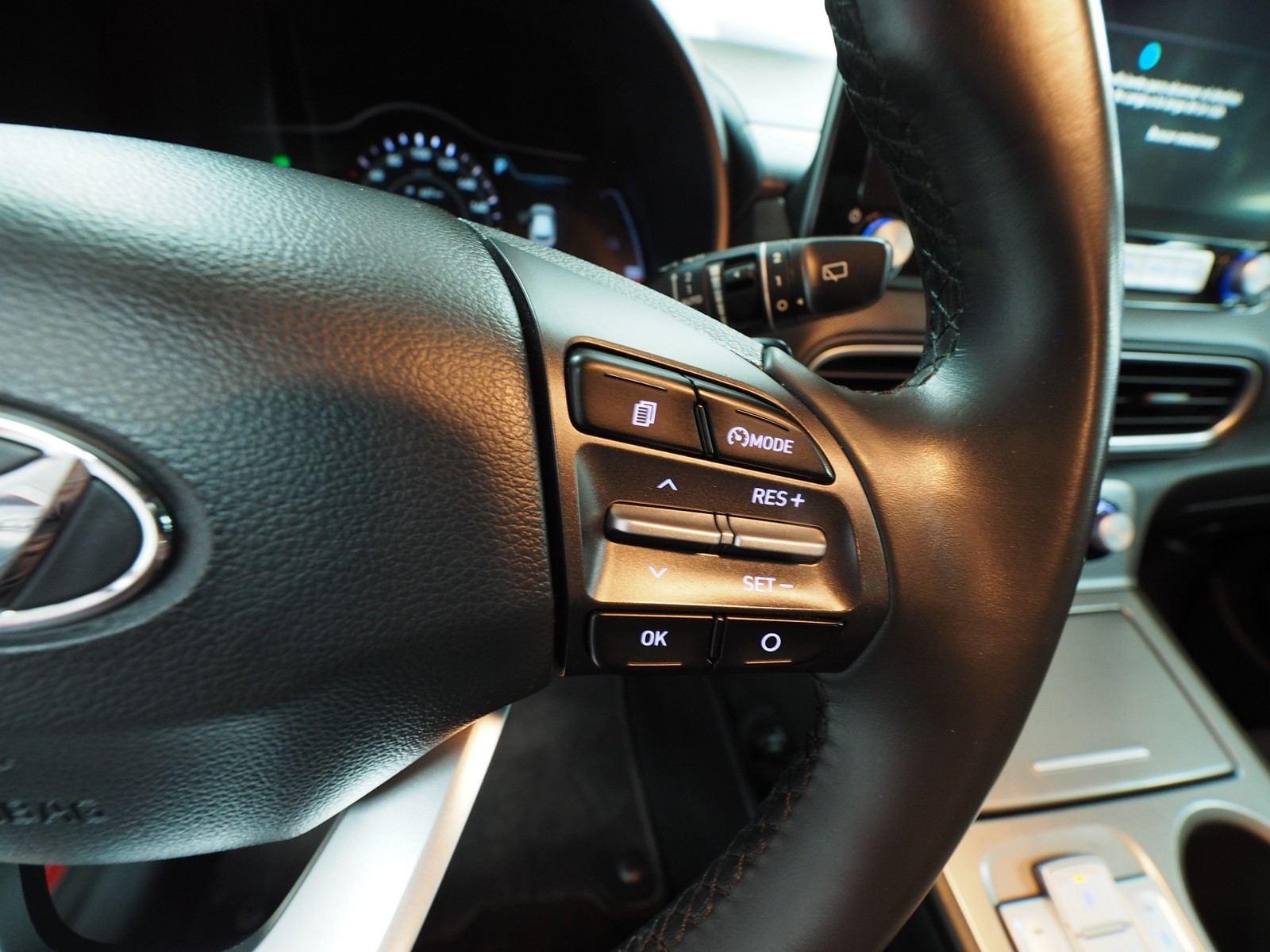 HYUNDAI KONA EV 150KW KLASS  204CV 450KM AUTONOM 14 