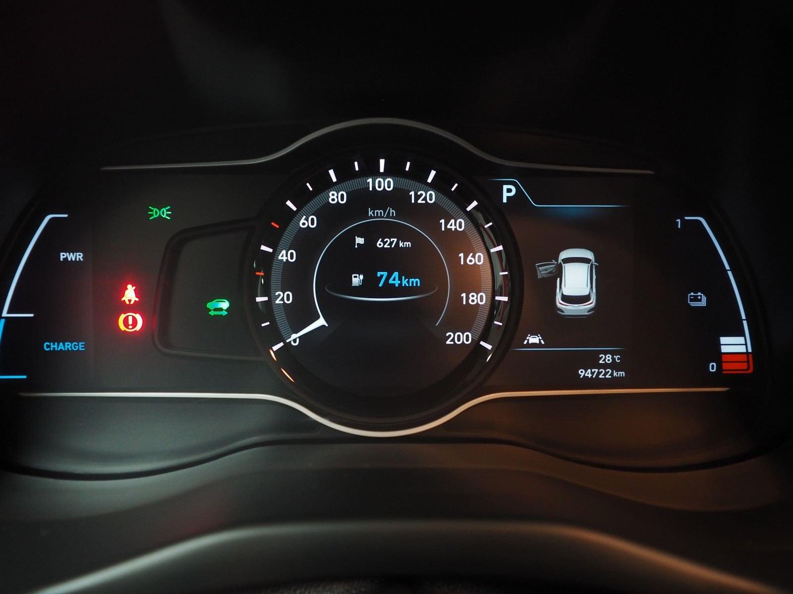 HYUNDAI KONA EV 150KW KLASS  204CV 450KM AUTONOM 17 