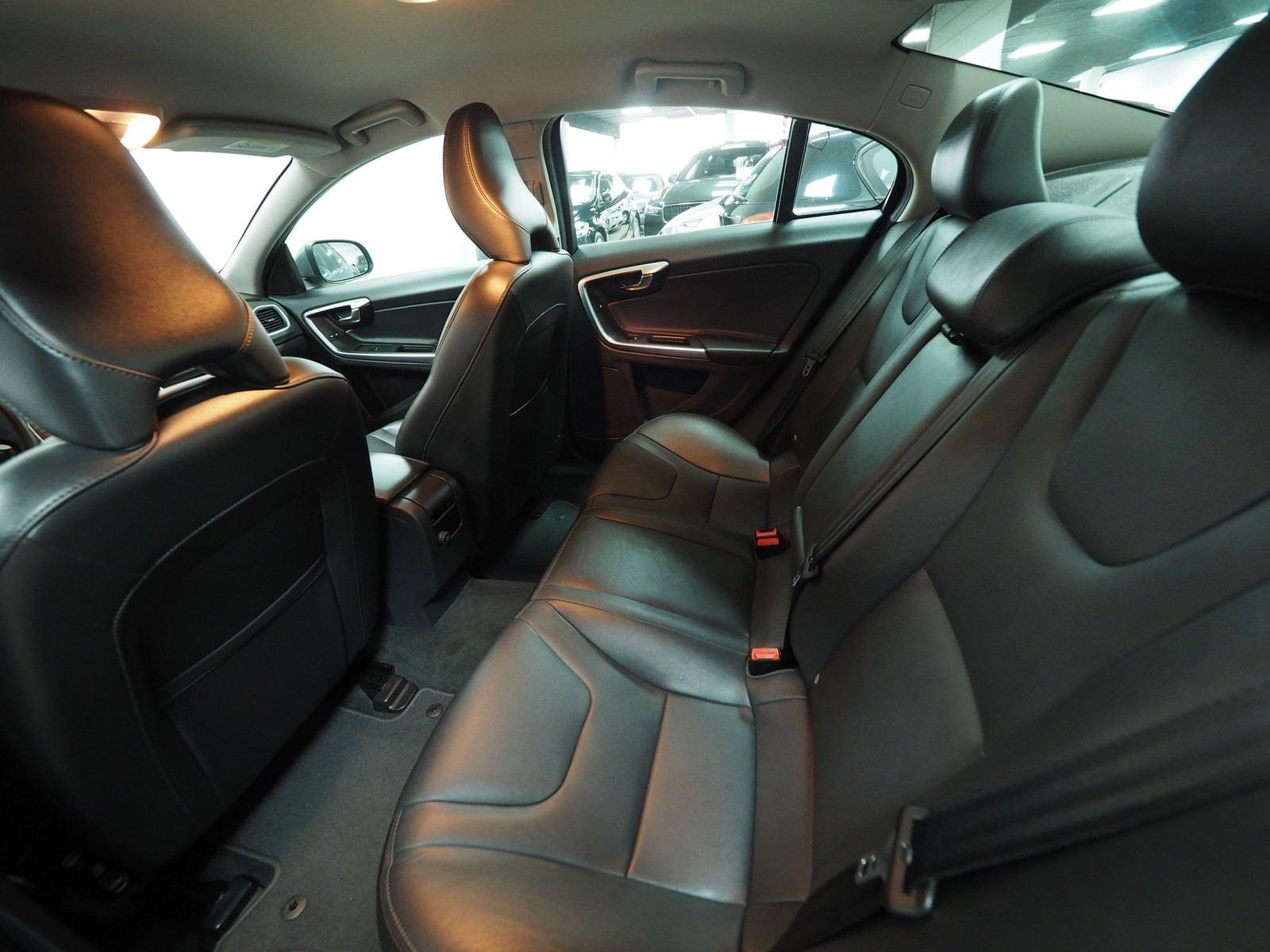 VOLVO S60 2.0 D2 KINETIC 28 